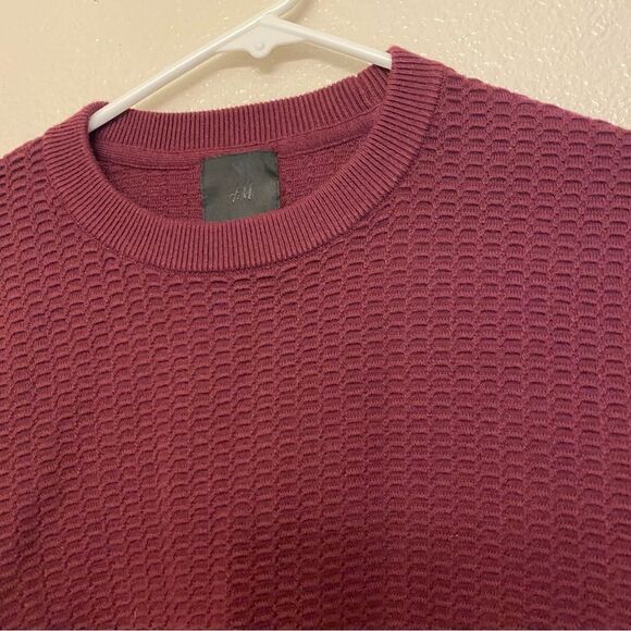 H&M mens crewneck textured, knit burgundy, red sweater-S - Picture 3 of 7